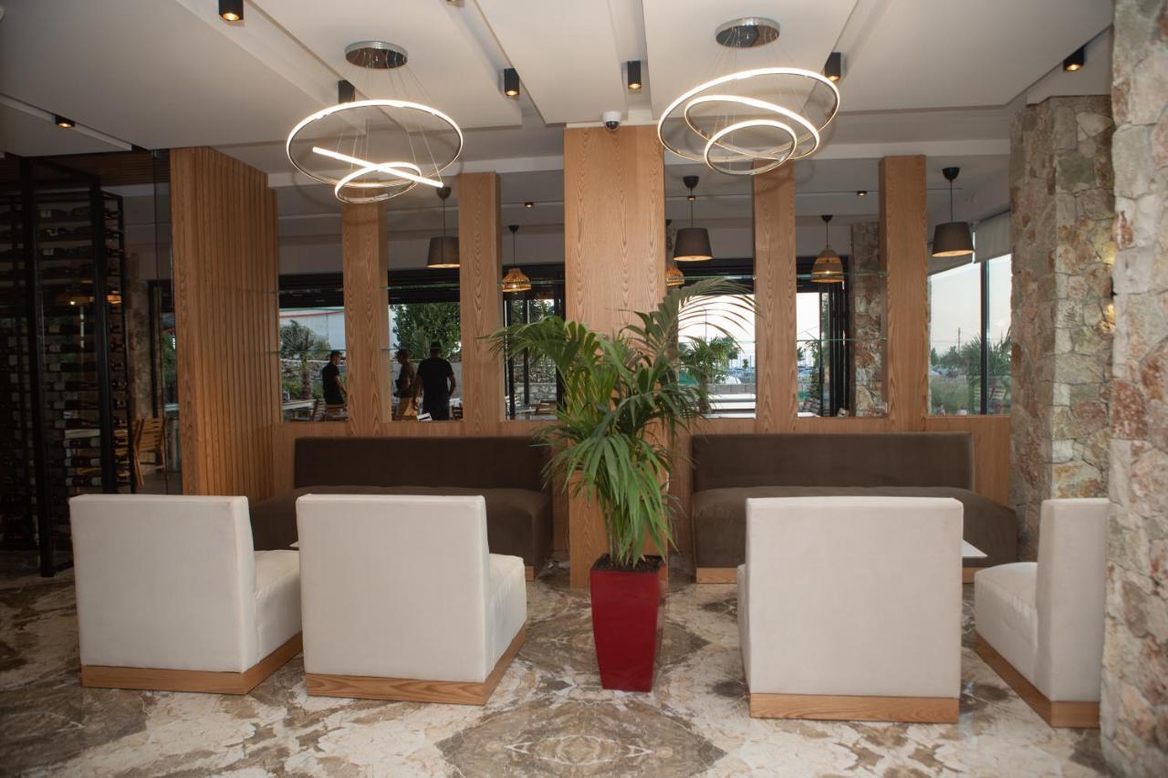 Hotel Qeparo Exterior photo