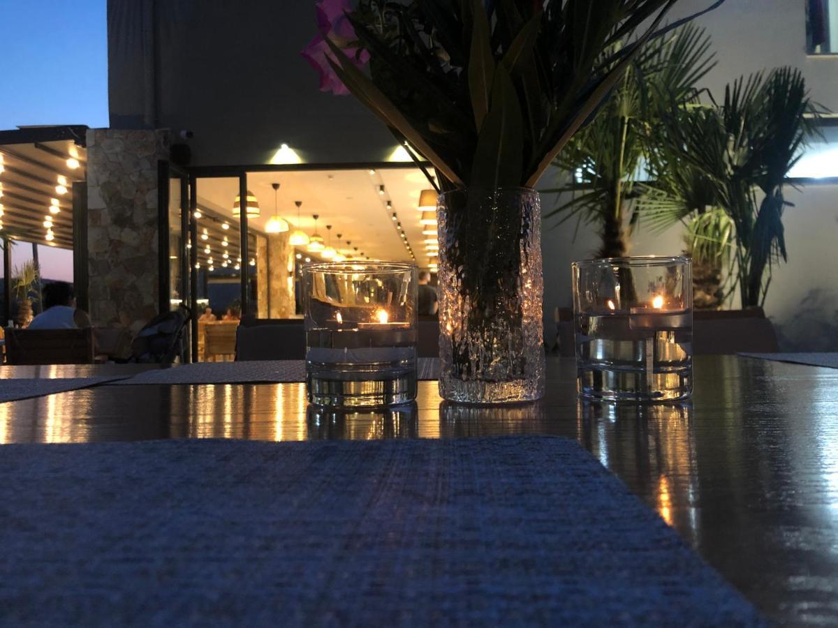 Hotel Qeparo Exterior photo